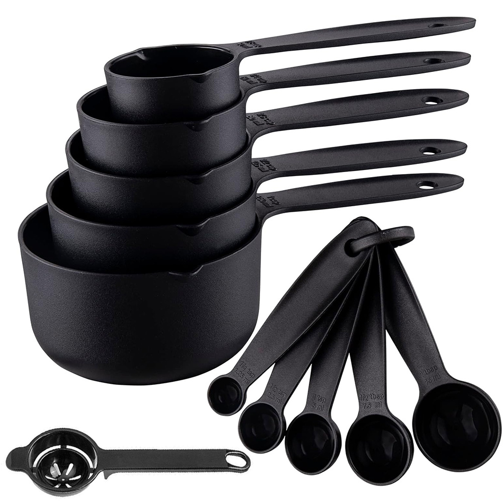 Kitchen Gadgets And Appliances - ชุดถ้วยตวงพลาสติก 11 ชิ้น และที่แยกไข่แดง สามารถวางซ้อนกันได้ ใช้สำหรับของเหลวและของแห้ง